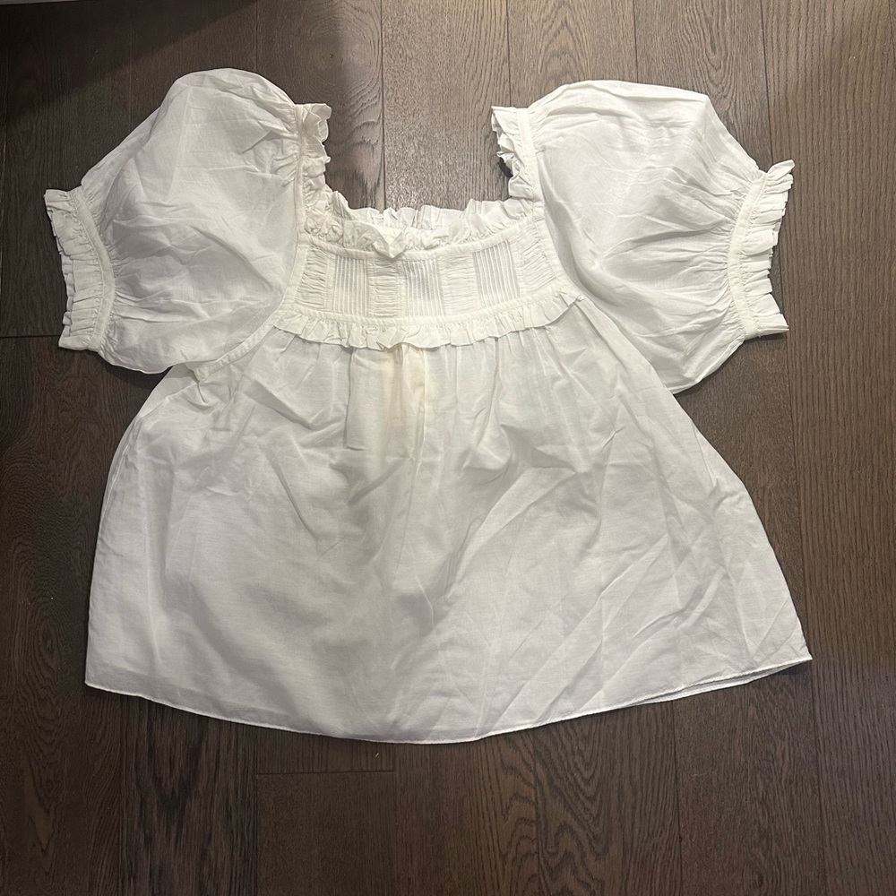 Elegant Cream Women's Top - Picture 4 of 6